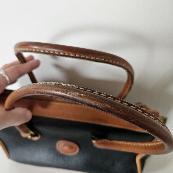 Vtg Dooney & Bourke All Weather Leather Classic Satchel Handbag Black Brown - Picture 16 of 16